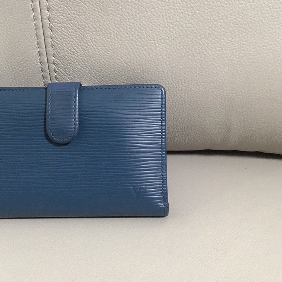 LOUIE VUITTON Vintage Epi Kisslock Compact Wallet Blue Good Condition - Picture 3 of 16